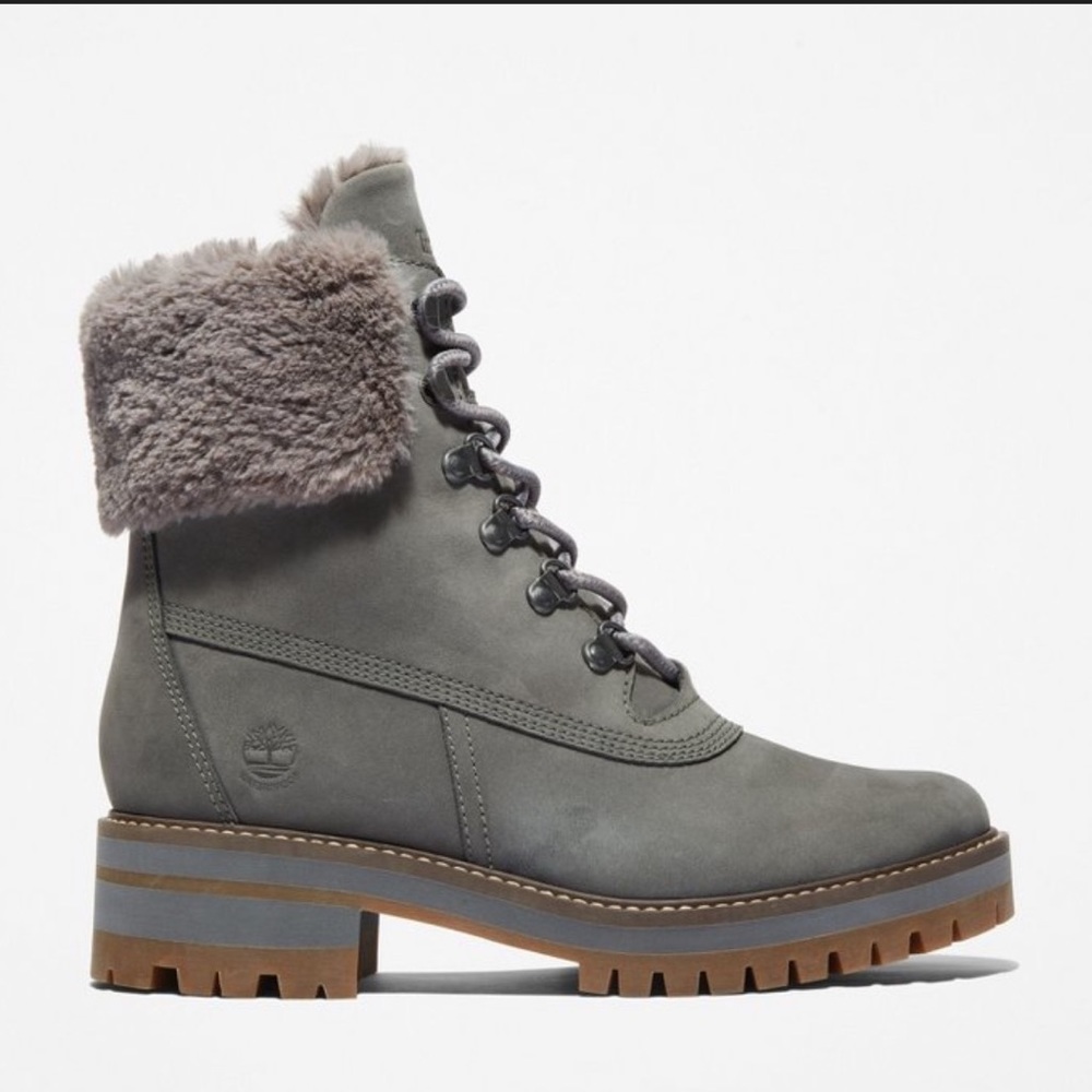 BRAND NEW!! Timberland boots, seen as shown on pictures size 7.5
